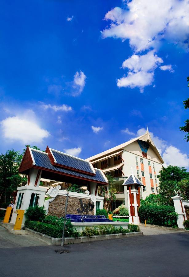 Jolly Suites & Spa Thapra Bangkok Exterior photo